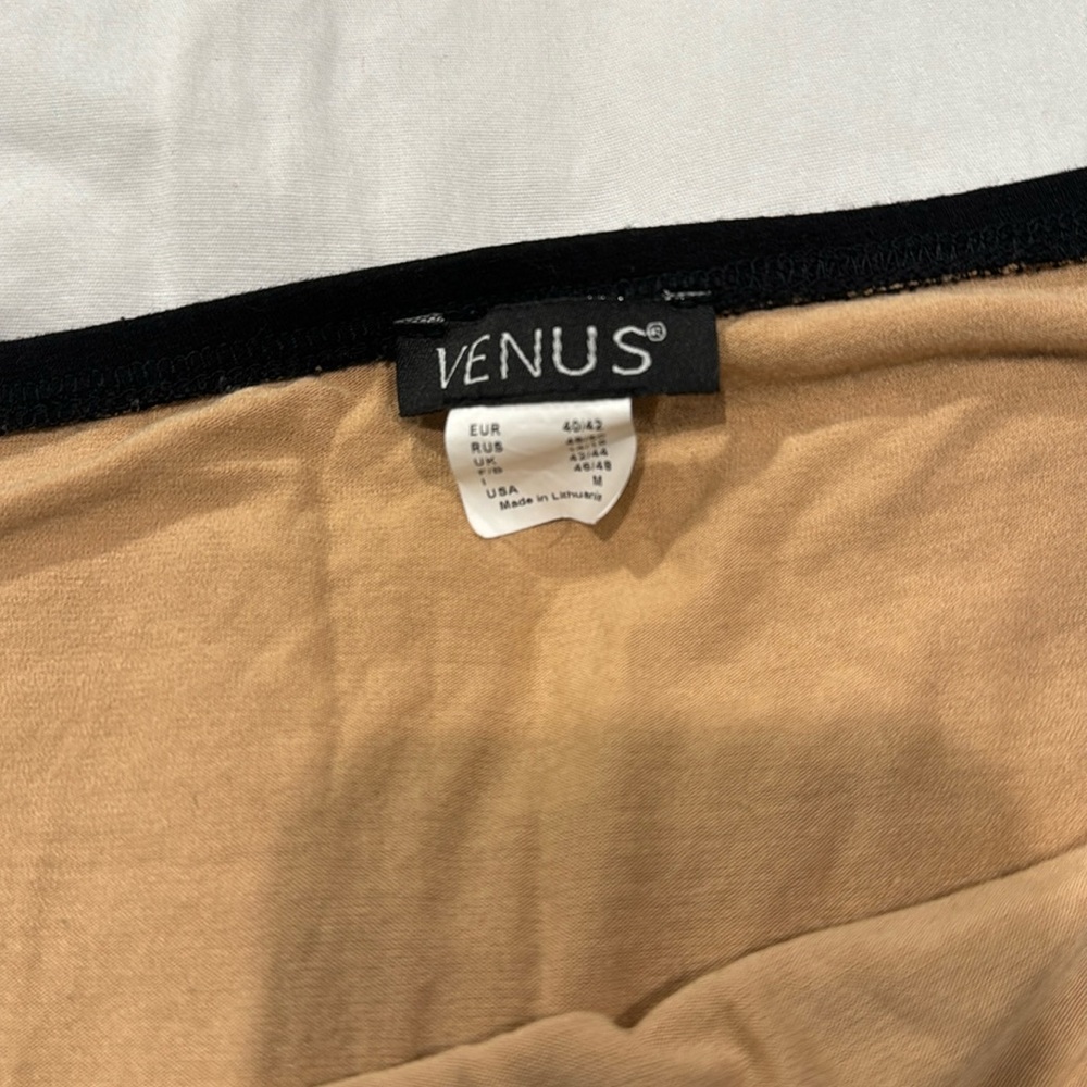 Skirts - Picture 3 of 7